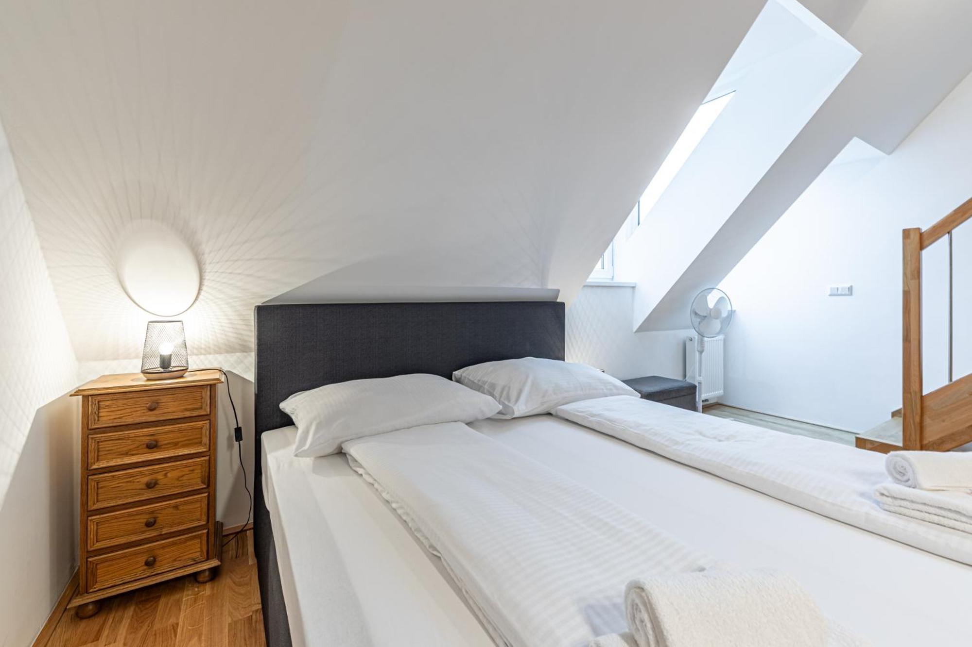 Penthouse Suites By Jr City Apartments Bécs Kültér fotó